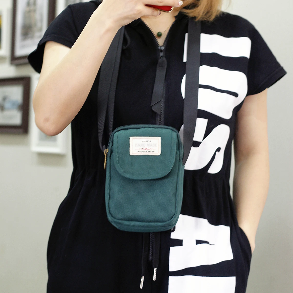 

Simple solid color men's shoulder bag multi-functional nylon cross-body bag multi-layer zipper travel wallet