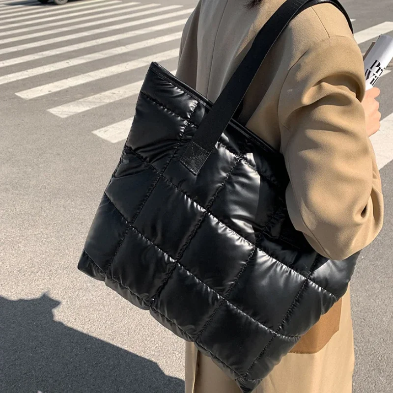 New Fashion Large Tote Padded Handbags Autumn Quilted Women Shoulder Bags Luxury PU Down Cotton Thread Crossbody Bag Winter Bag view 4