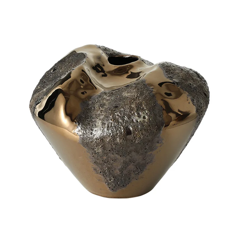 

New Chinese light luxury kiln glaze gilt ceramic ornament