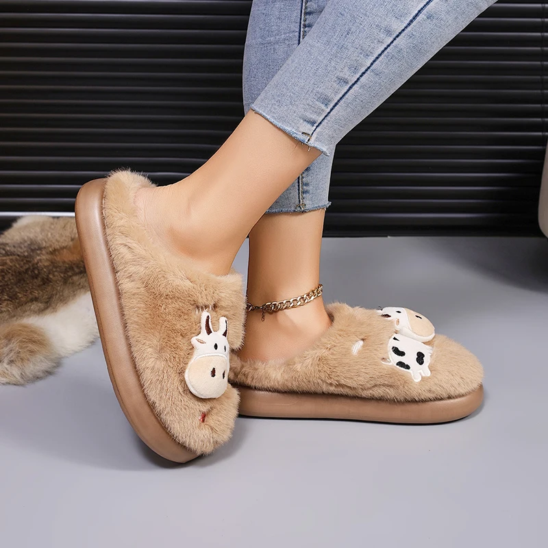 3D-Kuh-Plüsch-Hausschuhe für Damen, warme, flauschige Mules für den Winter, Mädchen-Freizeit-Hausschuhe, flauschige Fell-Slides, Unisex, weiche Plateausohle – Detail 6