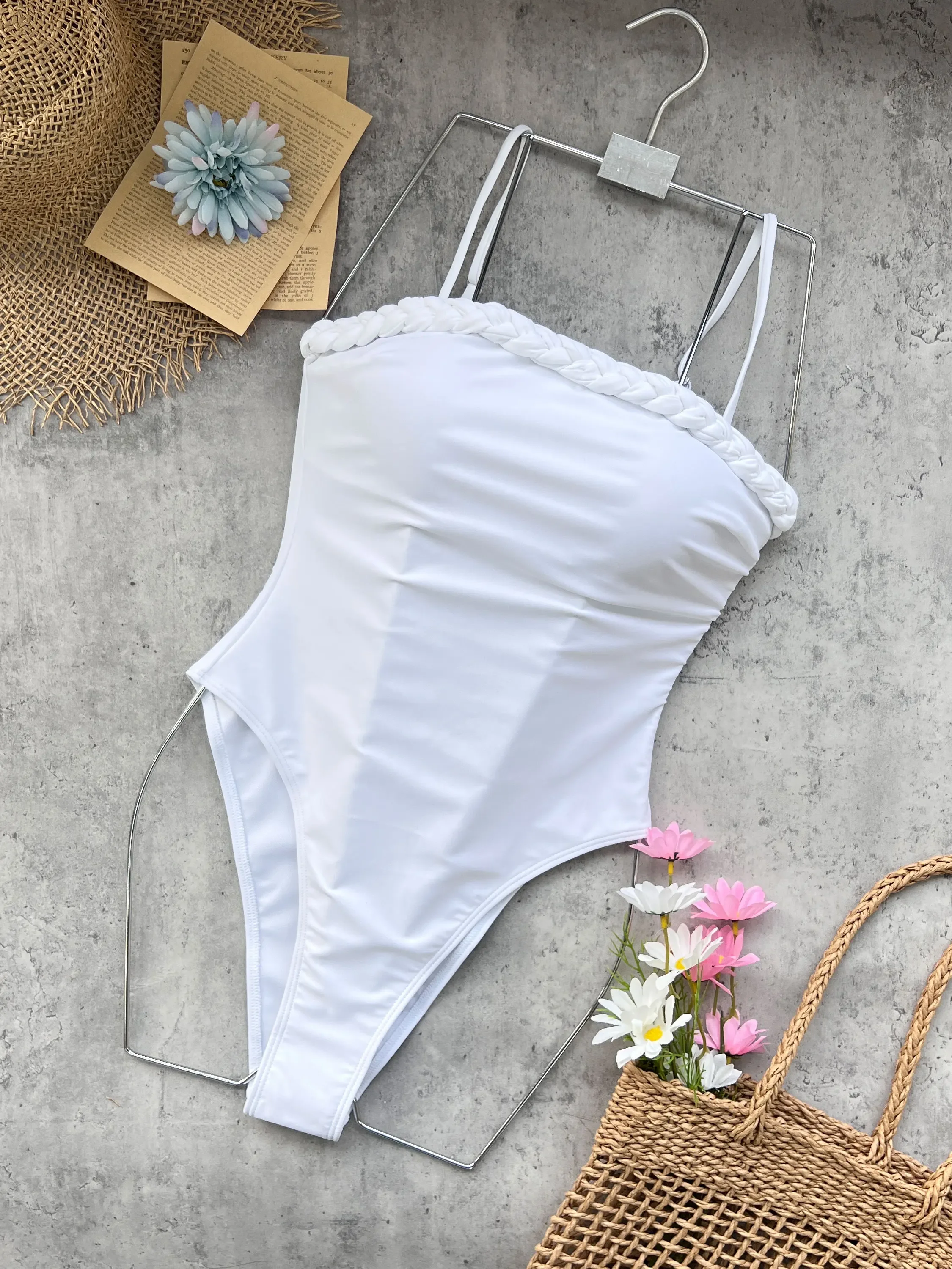 Trajes de baño de una pieza trenzados con hombros descubiertos para Mujer, traje de baño Monikini Sexy de Color sólido para Mujer, ropa de playa para vacaciones 2025