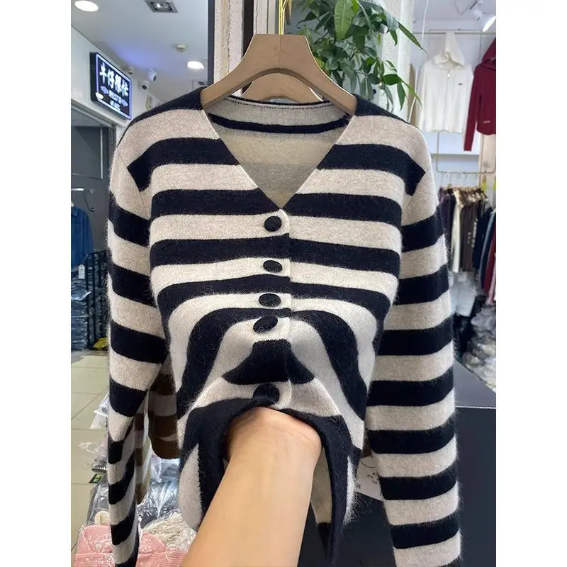 

Striped Knitted Cardigan for Women New Fashionable V-neck Age-reducing Gentle Style Sweater Jacket