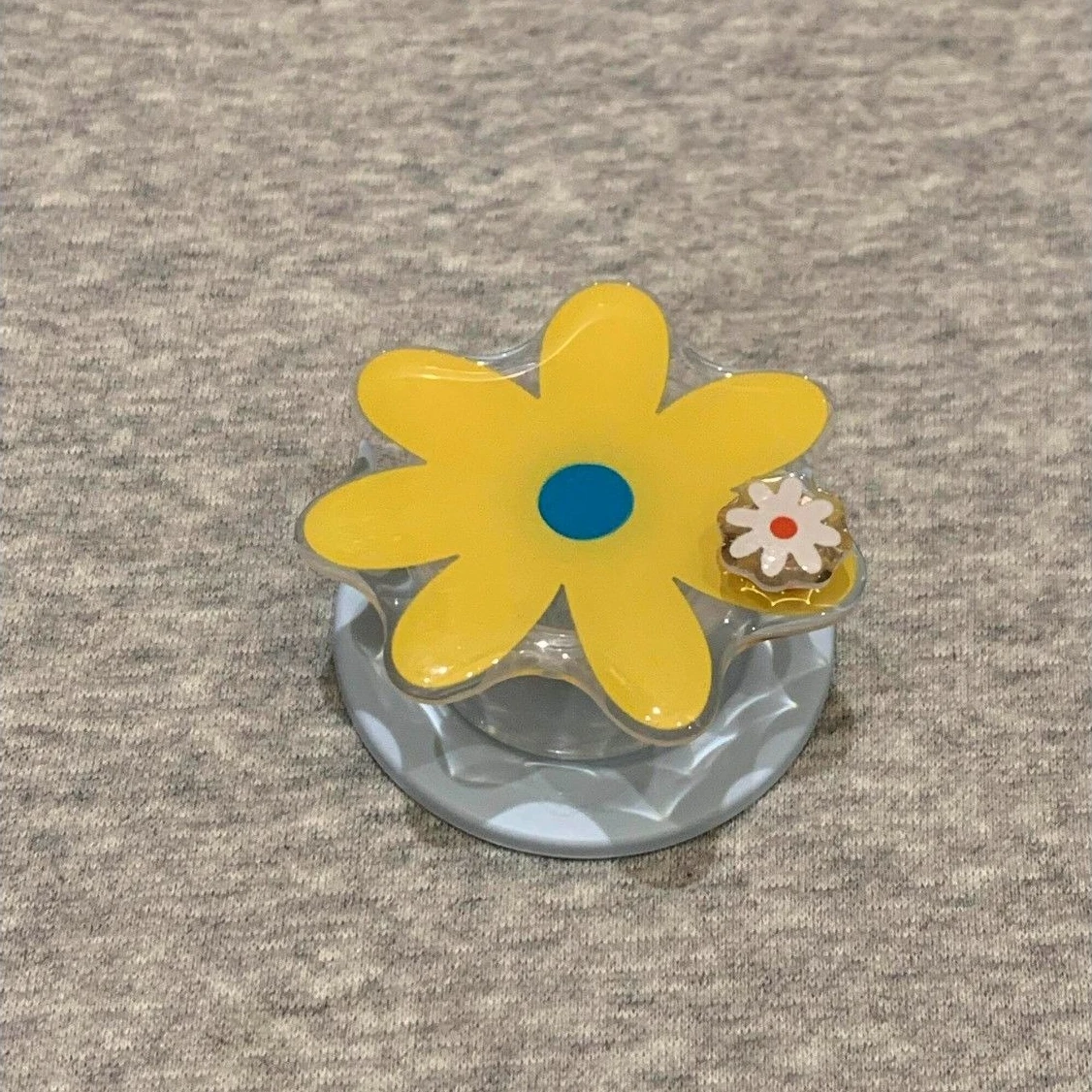 

Kawaii Cute Floral For MagSafe Magnetic Phone Holder For iPhone Samsung Google Foldable Stand Socket For Apple