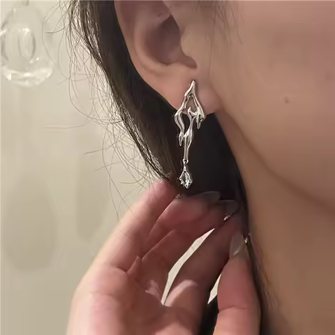 2025 New Cool Liquid Metal Geometric Irregular Zircon Earrings for Woman Man Asymmetrical Earrings Jewelry Wholesale