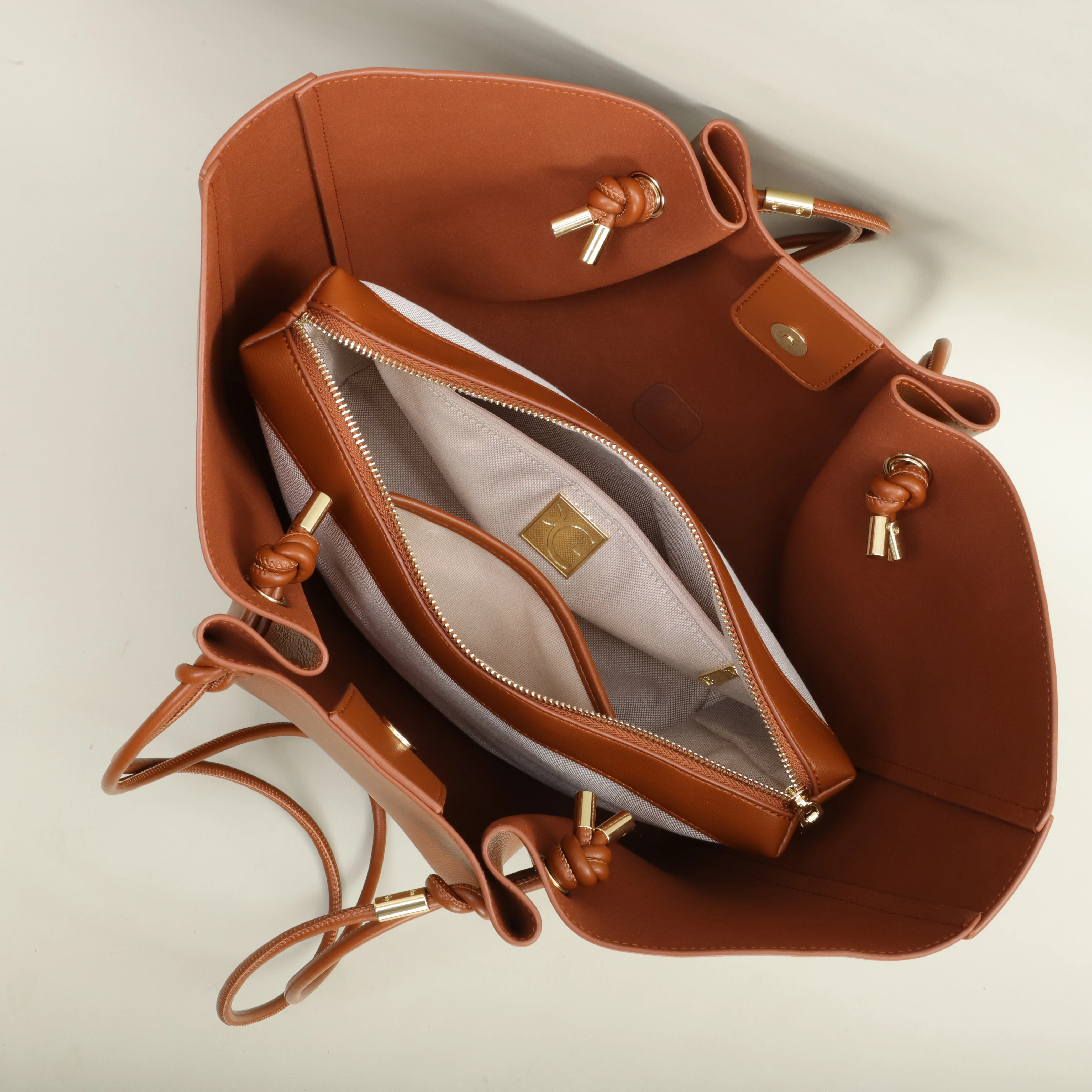 PG Luxusmarke Große Kapazität Computer-Tragetasche 2026 Neue Mode Klassische Casual Designer Exklusive Schultertasche – Detail 29