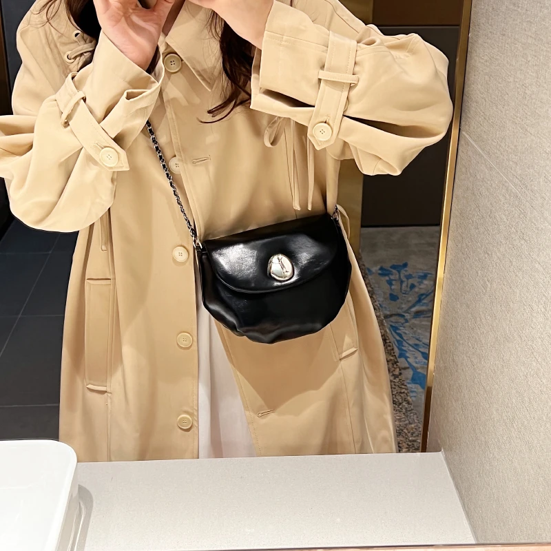 LEFTSIDE Silver leather Crossbody Bags For Women 2023 Korean Fashion Luxury Mini Handbags and Purses Lady Chain Flap Bag