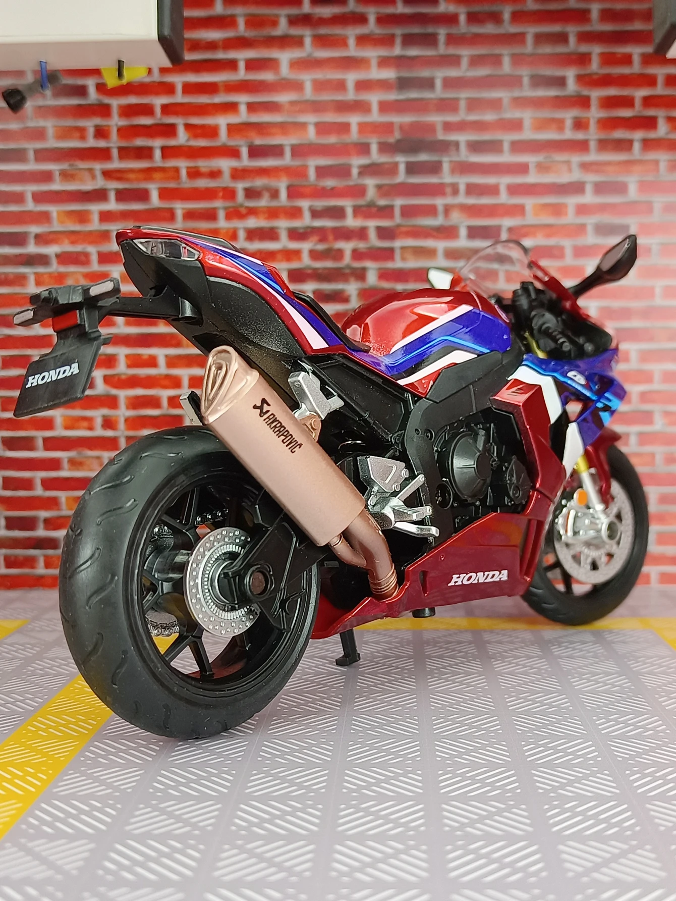 1:12 CBR1000RR-R سبيكة موتوكروس مرخصة نموذج دراجة نارية لعبة سيارة جمع هدية ثابت يموت الصب الإنتاج