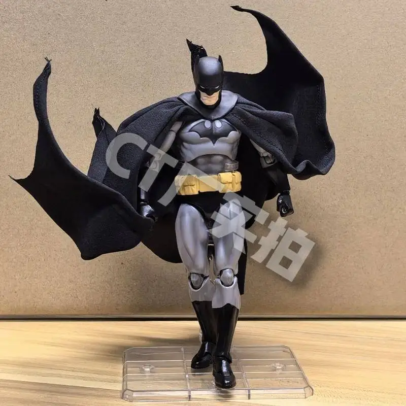 CT Mafex 126 Batman Hush Comic Style Black Articulated Action Figure 16cm KO Version DC Justice League Collectible Model view 3