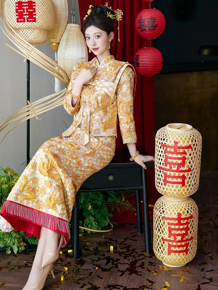 

New heavy-duty embroidered dragon and phoenix Chinese-style wedding dress for brides toasting