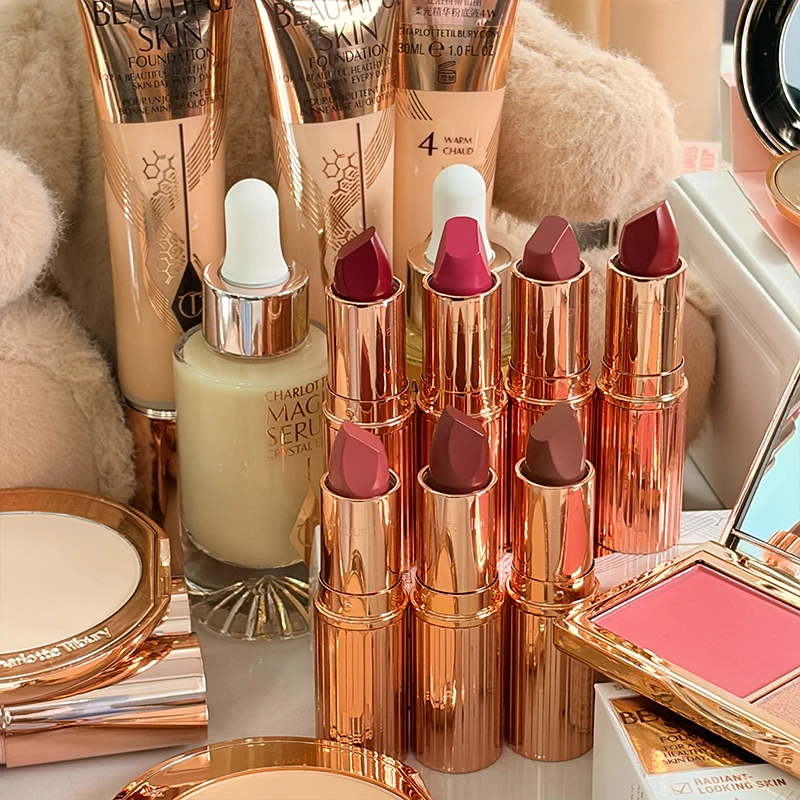 CT Lip Gloss Lipstick Moisturizing The Powder Cake Features Fine and Lightweight Texture Eye Shadows Suit Various Makeup Looks