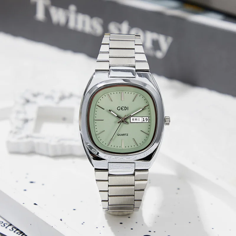 2025 ساعة نسائية بسيطة بتقويم مزدوج قيمة عالية من الفولاذ الصلب مقاومة للماء مع ساعة كوارتز بيضاوية متخصصة للنساء