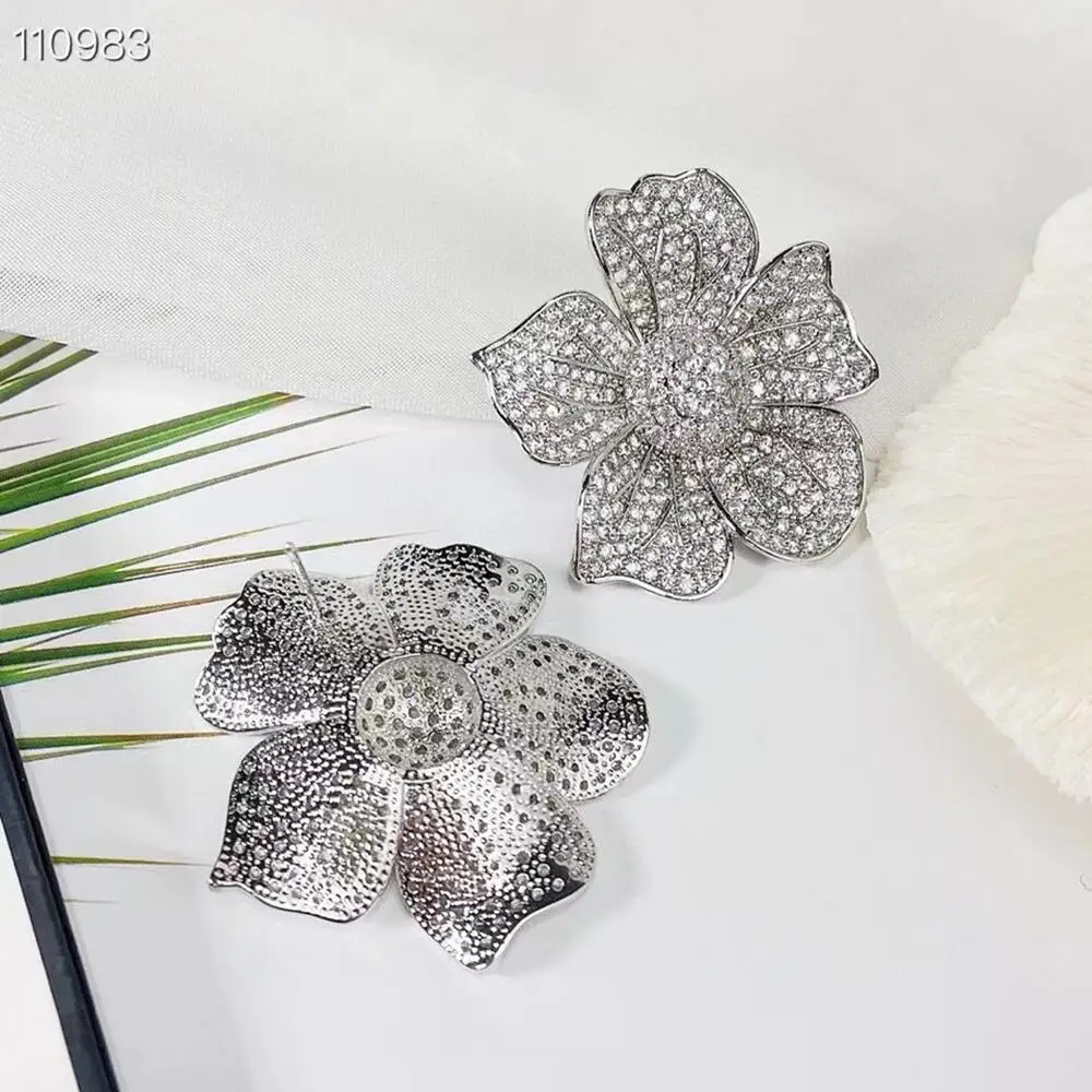 SENYU Large Lady`s Flower Earrings Elegant Stereoscopic Leaf Luxury Women Jewelry for Party Banquet Fit Ears Big Flower Earring