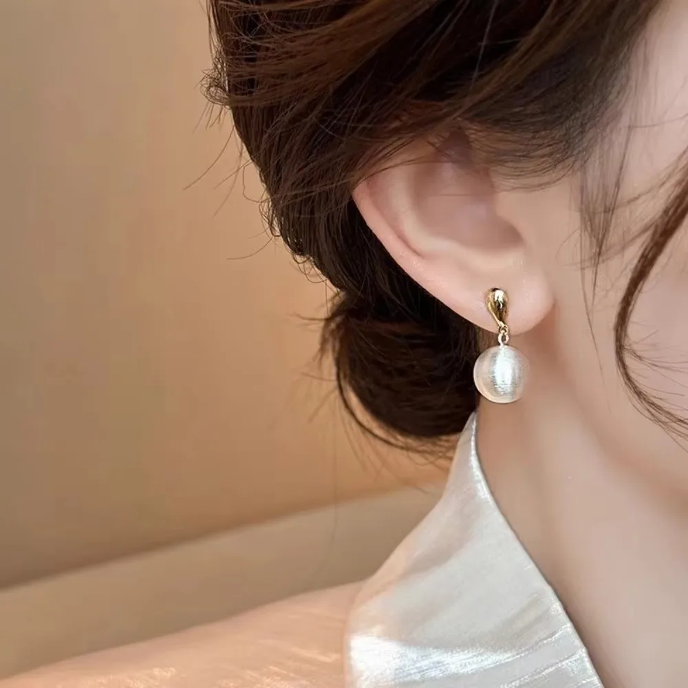 Brushed Metal Ball Pendant Earrings Matte Finish Geometric Shape Metal Earrings Imitation Pearl Contrasting Color Pearl Earrings