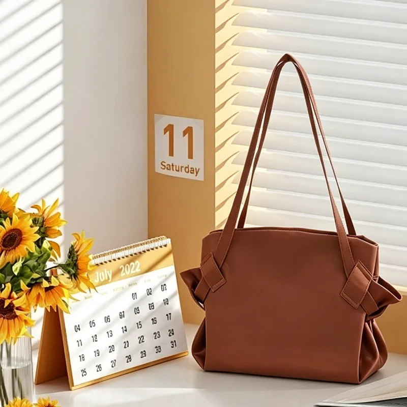 Large capacity shoulder messenger bag fashionable versatile tote bag simple versatile travel camping storage bag
