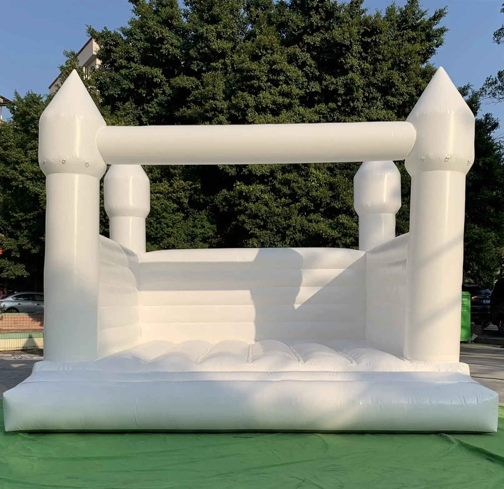 Stock 13ft Large Inflatable Wedding White Bounce House Commercial Grade PVC White Jumping  Bouncy Castle House  for Party