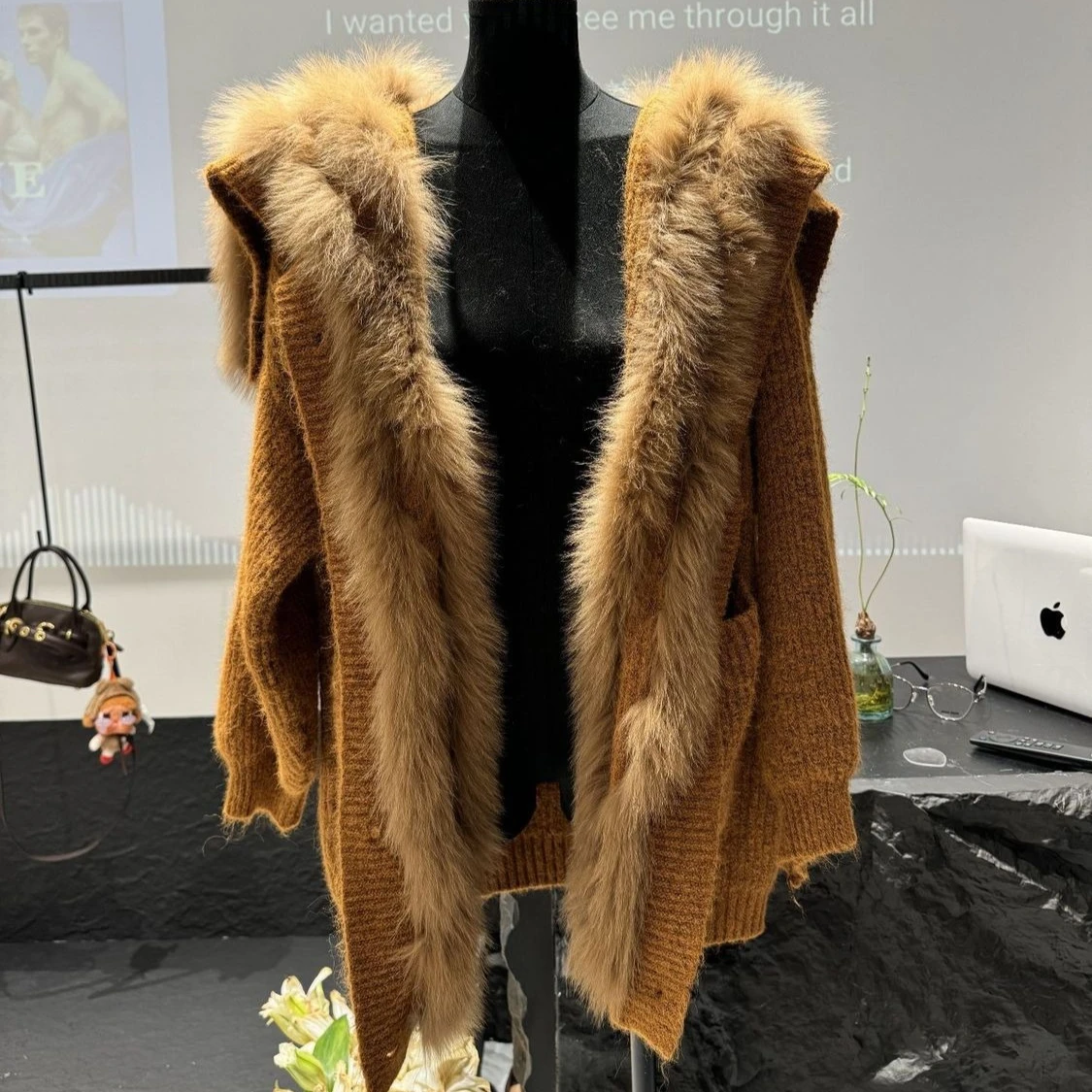 

Women Imitation Fox Fur Striped Sweater Coat Faux Mink Fur Turn Down Collar Jacket Hairy Irregular Knitted Cardigan Thick Tops