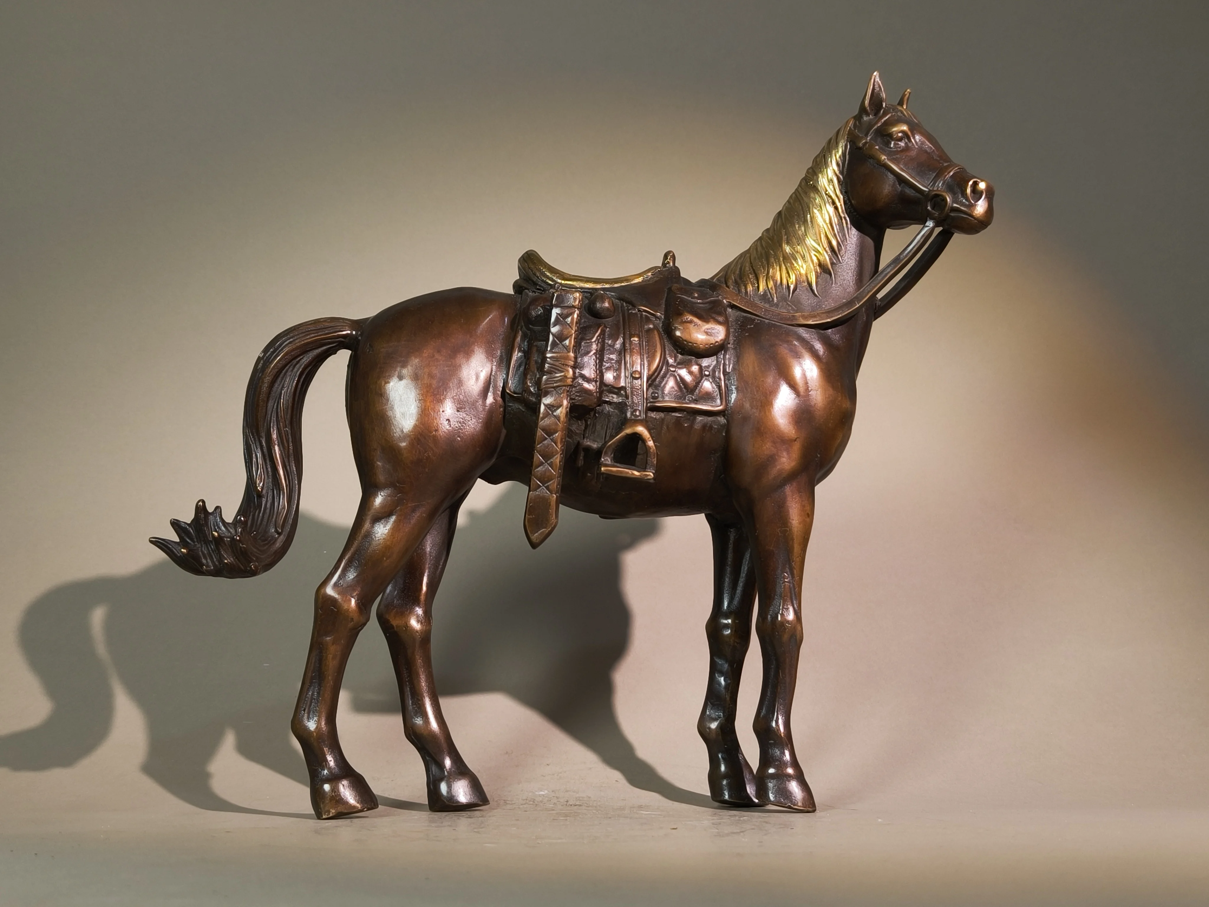 Vintage Pure Copper Marching Horse Ornament, Symbolizing Instant Success; Home Decor for Living Room Desks, Ideal for Gifts, Col
