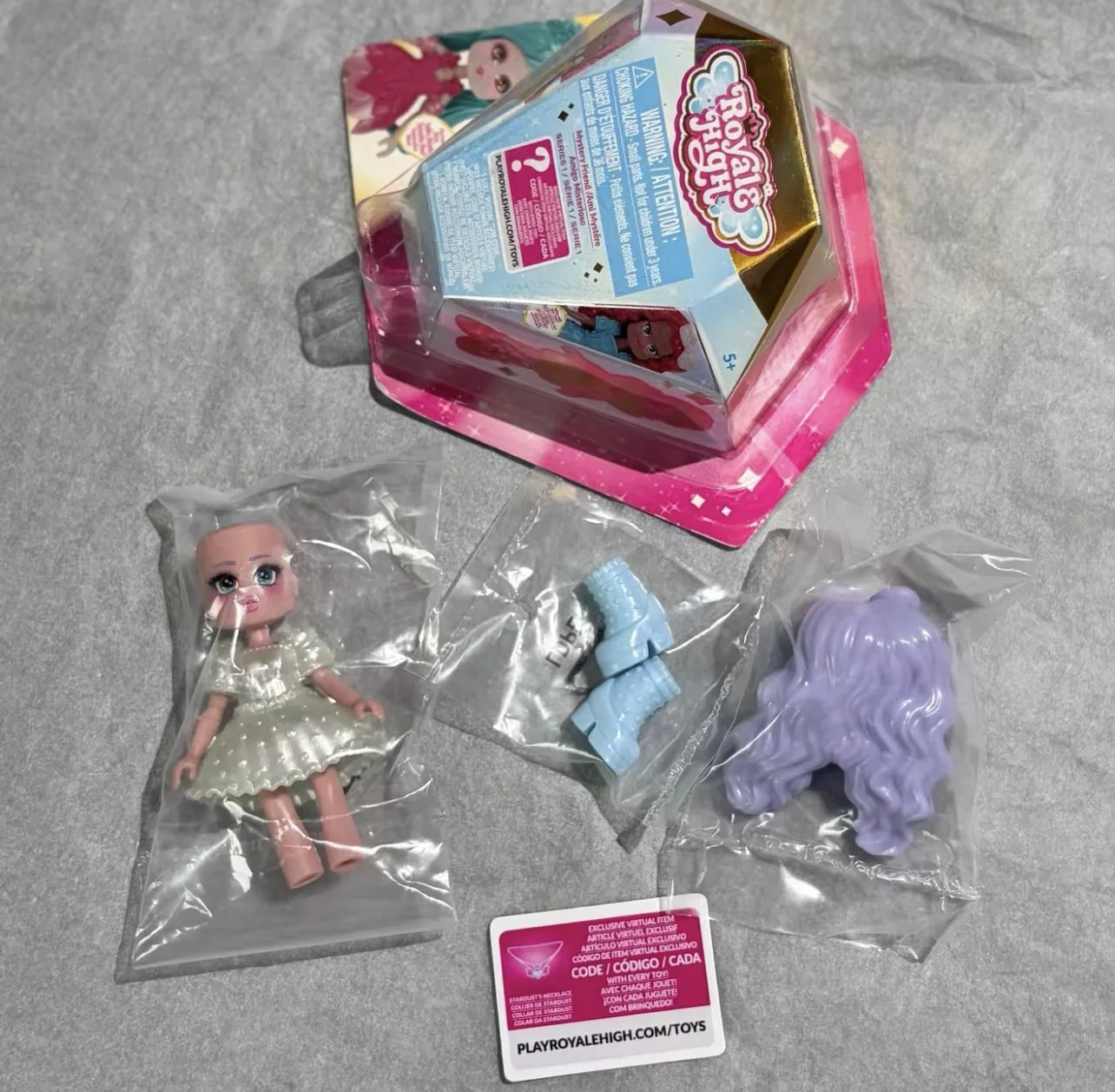 Royale High Mystery Friends Serie 1 Blind Box mit Spielcode & Bestätigungsstück Niedliche Actionfigur Überraschungsbeutel Geschenk für Mädchen – Detail 6