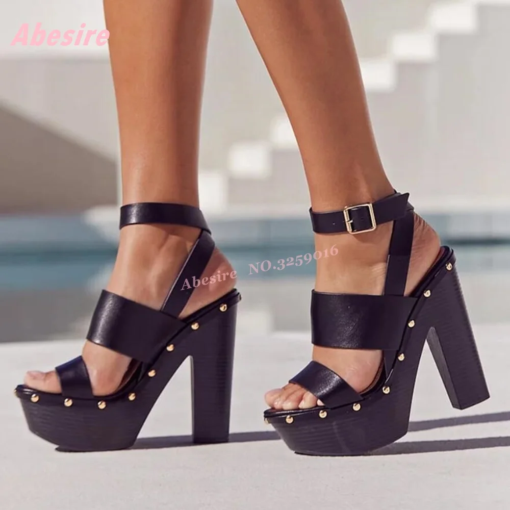 

Черные сандалии на платформе с открытым носком и ремешком на щиколотке, женские сандалии в стиле пэчворк на массивном каблуке с заклепками и пряжками на пятке, обувь в стиле пэчворк