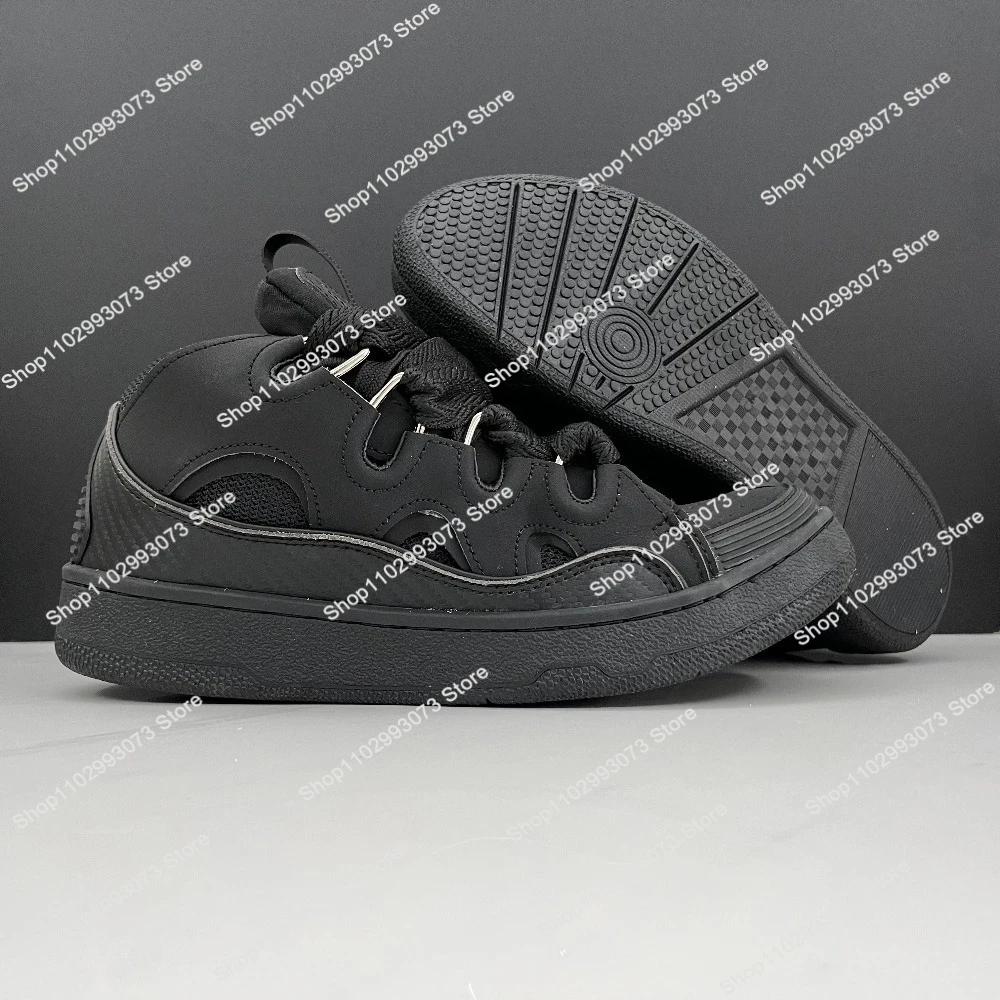 Heren- en dames sneakers van wit leer en suède, casual schoenen, modieuze dikke zool, couples bread shoes, trainers voor dagelijks gebruik