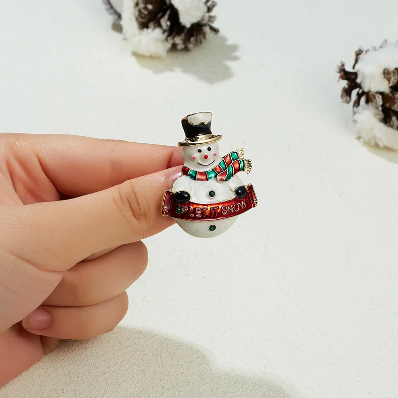 New Year Christmas Brooch For Women Fashion Snowman Santa Claus Tree Deer Bell Hat Rhinestone Enamel Cute Jewelry Kids Gifts