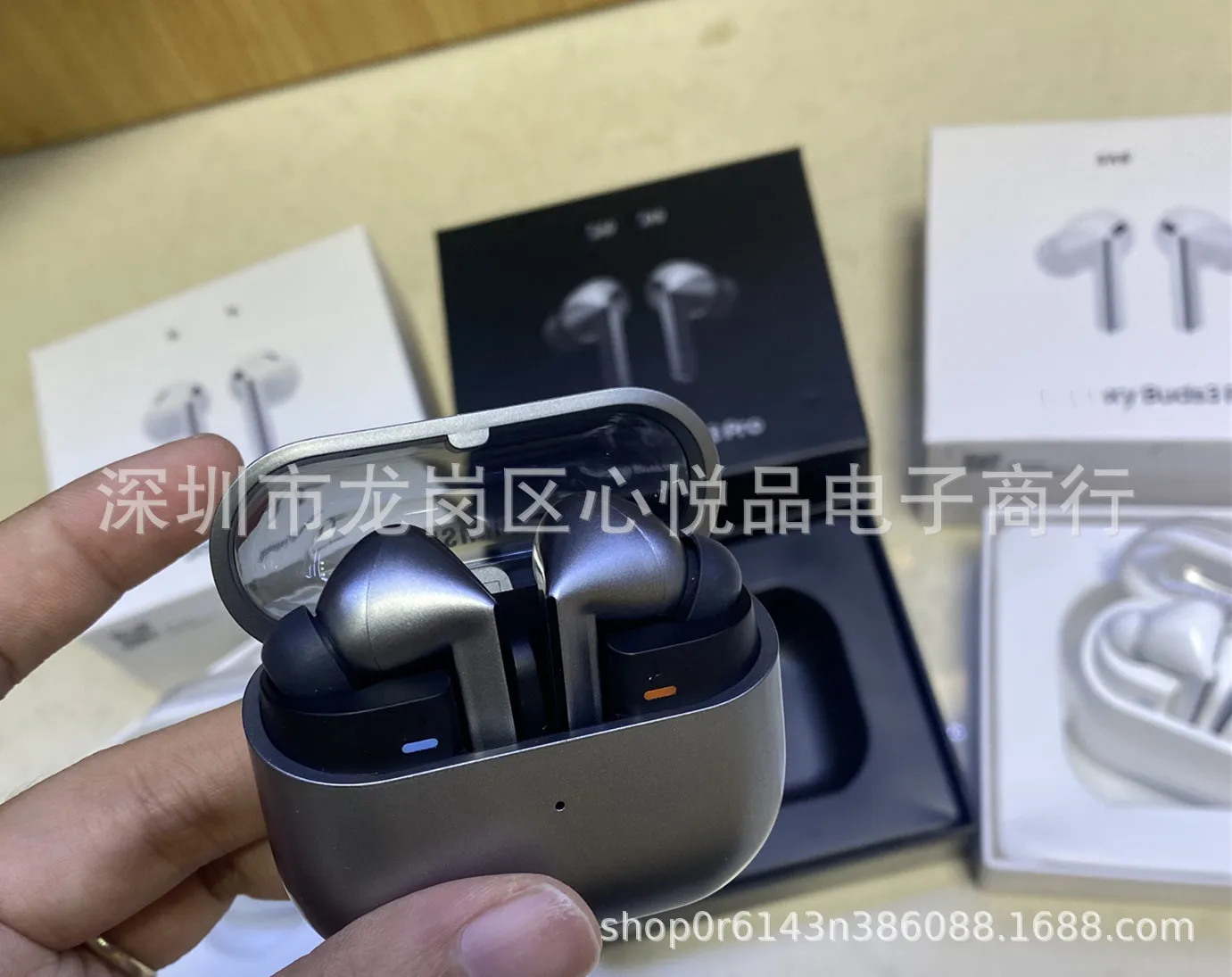 

Новая модель, подходящая для наушников Bluetooth R630 Buds3Pro, интеллектуальных наушников-вкладышей с защитой от сухости, высококачественная конфигурация.