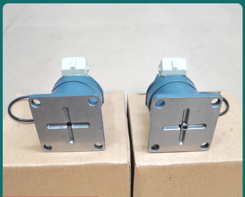 Excavator Suitable for EX120/200//300-1-2-3 Hydraulic Pump Proportional Solenoid Valve Walking Fast/slow Gear Valve