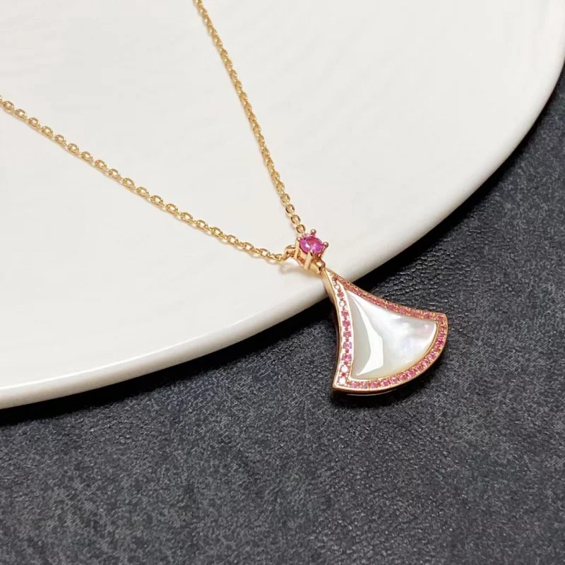 

Новое романтическое ожерелье 2026 года: роскошный кулон, изысканное украшение для женщин и девушек, элегантный подарок на праздник и Рождество