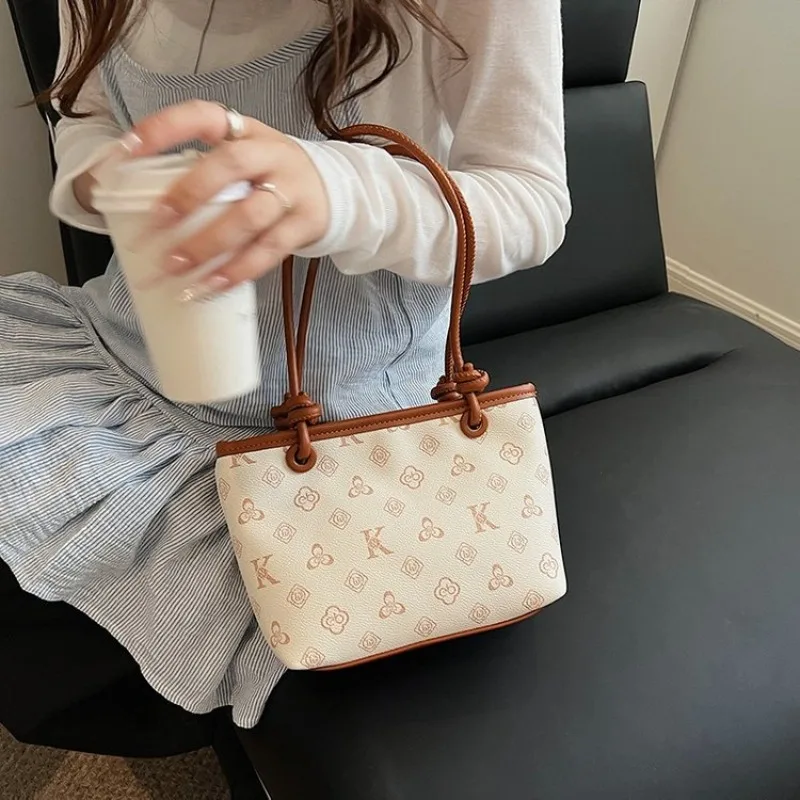 

Stylish Minimalist Casual Diaper Bag Women Luxury Crossbody Handbag Large Capacity Designer Tote Bag Solid Color Retro