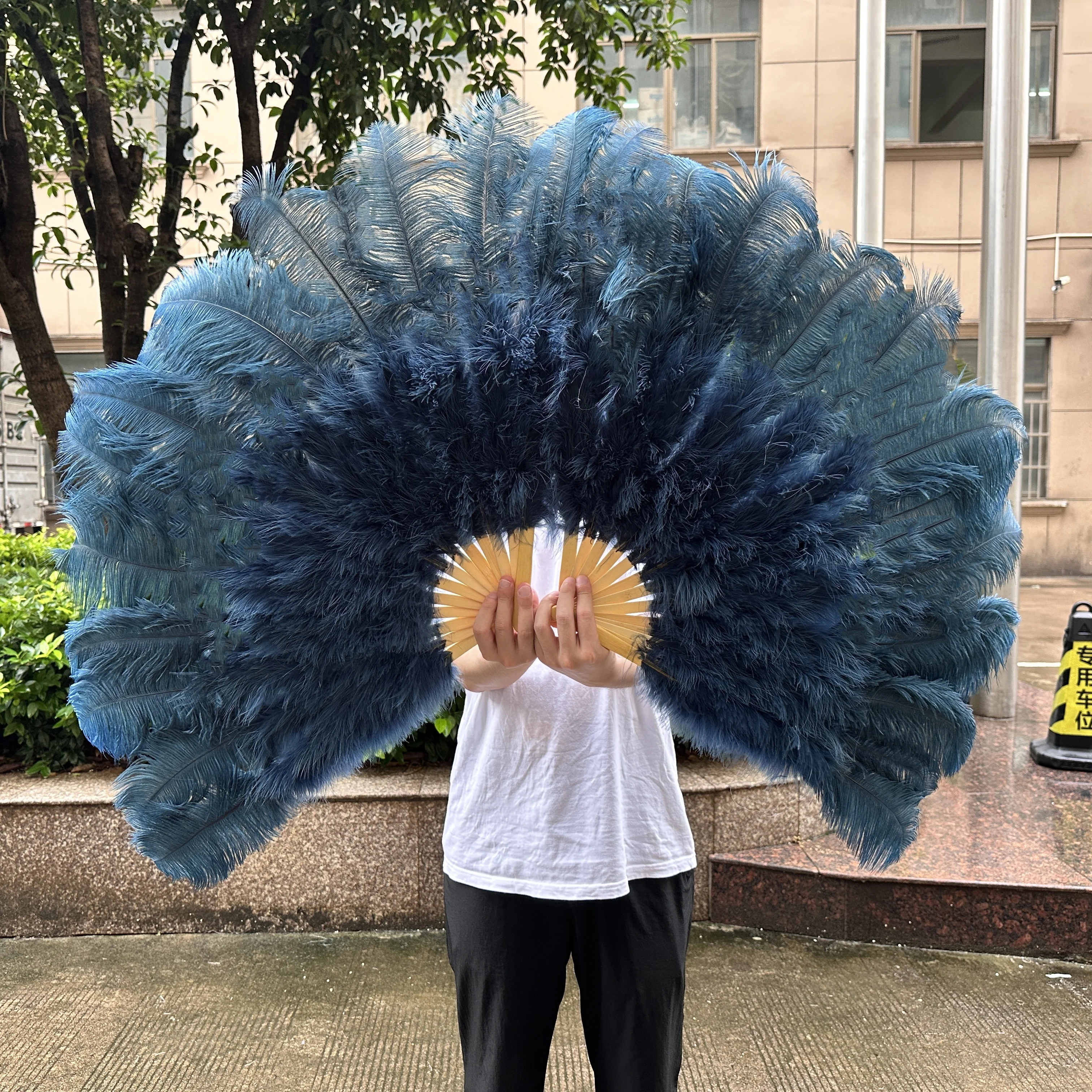 

Navy Blue Ostrich Feather Fan 13Bone Handheld Foldable Wedding Stage Performance Big Feather Fan Dance Plumas Accessories 1/2PCS