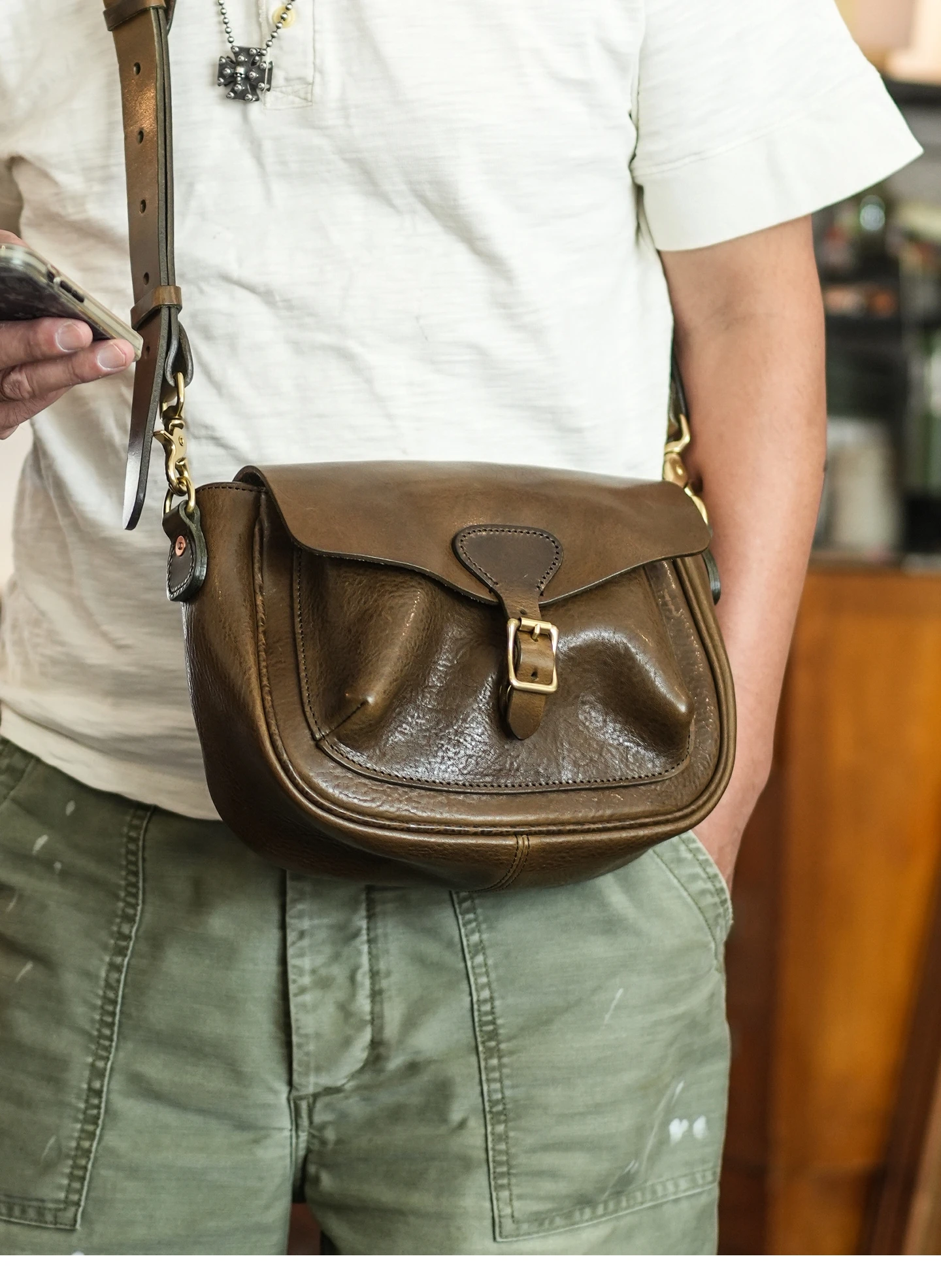 Handgefertigte Herren-Umhängetasche aus echtem Leder für Mode-Designer, Wochenend-, Alltags-, Arbeits- und Party-Luxus, aus Rindsleder der ersten Schicht – Detail 5