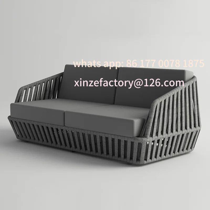 Anpassbares Rattan-Sofa für den Außenbereich, Balkon im Innenhof