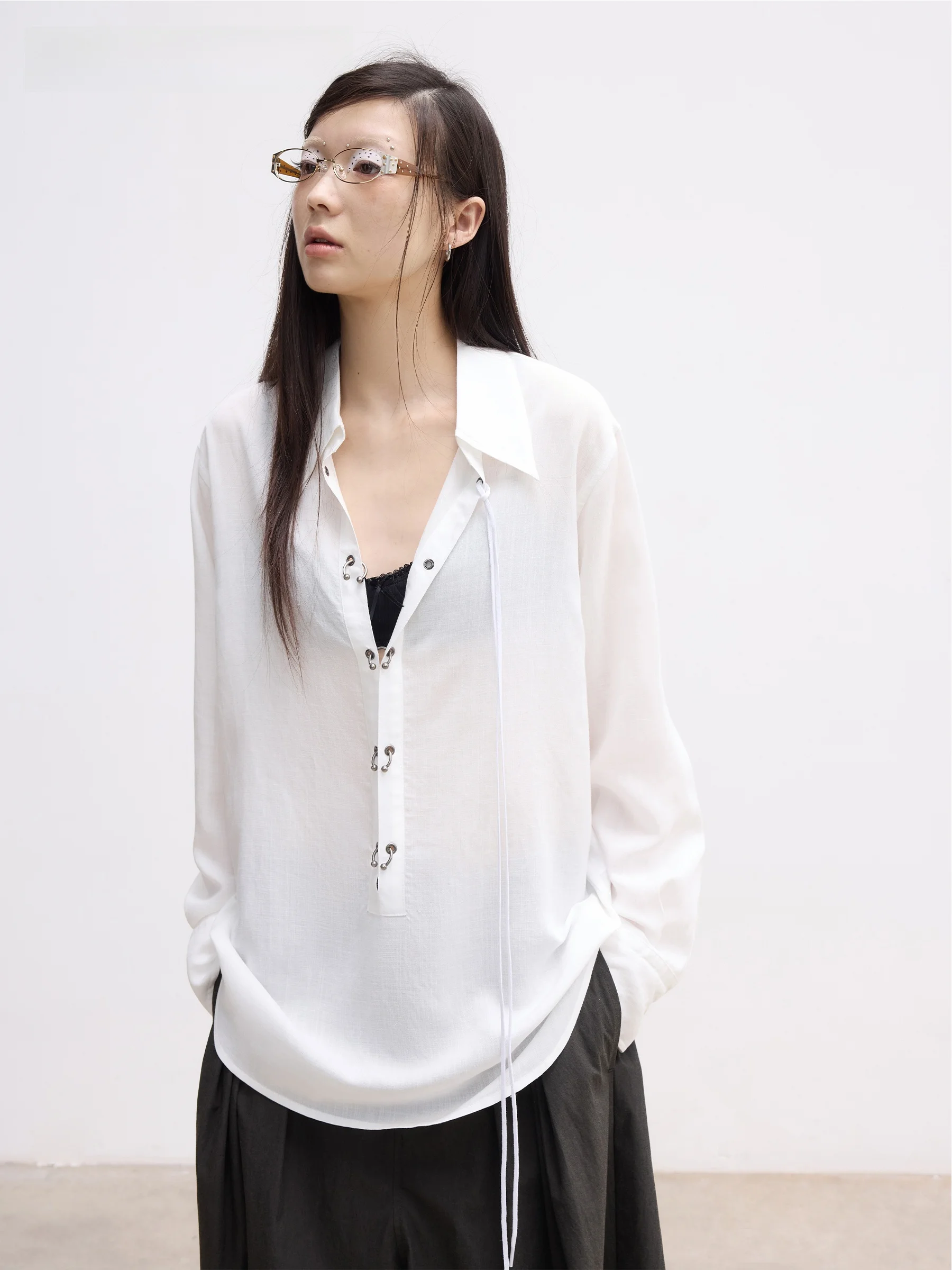 

VERMO Summer Lightweight Airy Linen Shirt Breathable Loose Fit Long Sleeve Casual Style Women's Shirt with Button Hole
