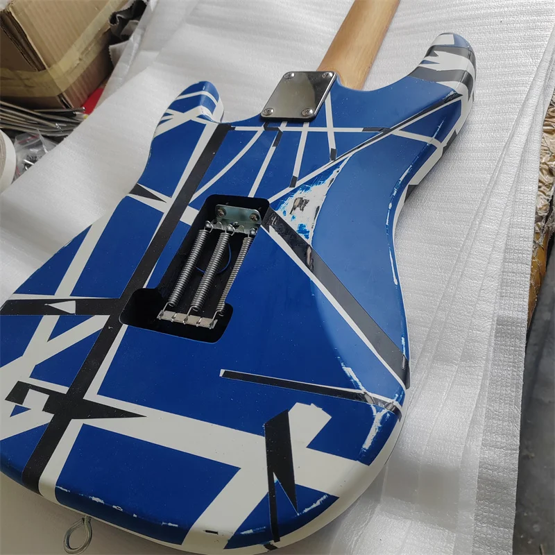6-String Electric Guitar Handmade Sticker Three-Color Painted Body Maple Neck Baked Wood Guitar for Musicians And Collectors