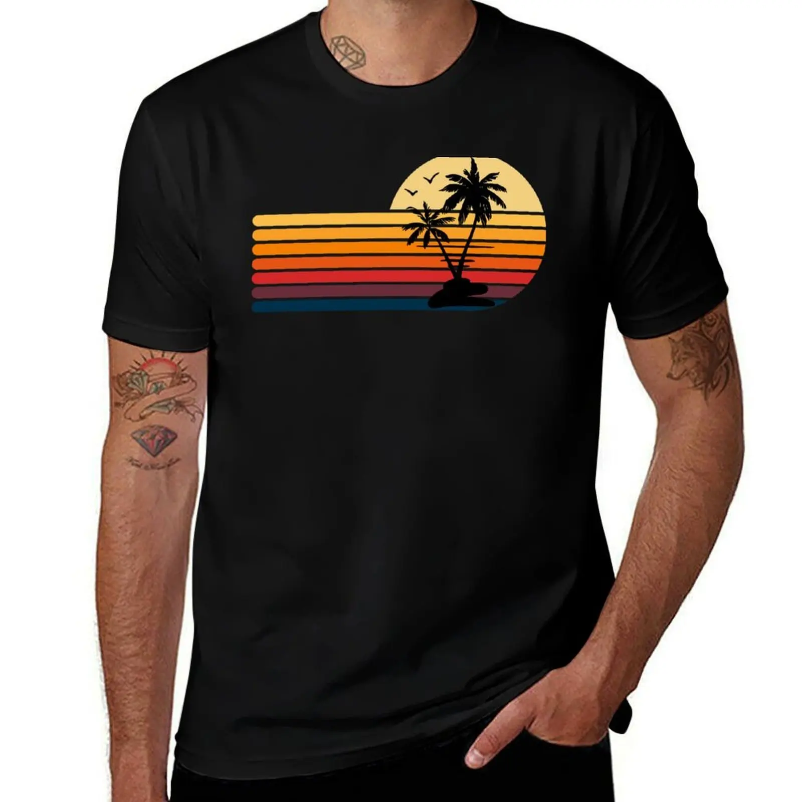 

Retro Vintage Sunset Coco Palm Tree T-Shirt Labor Work Casual T-Shirt