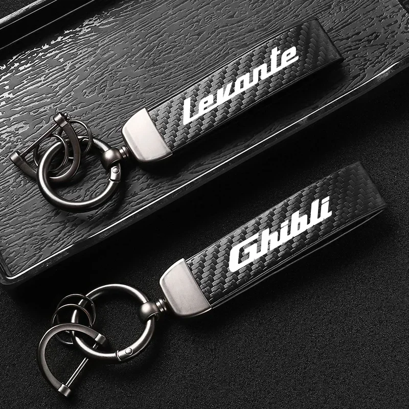 High-Grade Leather Carbon Fible Car KeyChain Rotating Horseshoe Key Rings For Maserati Ghibli Granturismo Quattroporte Levante