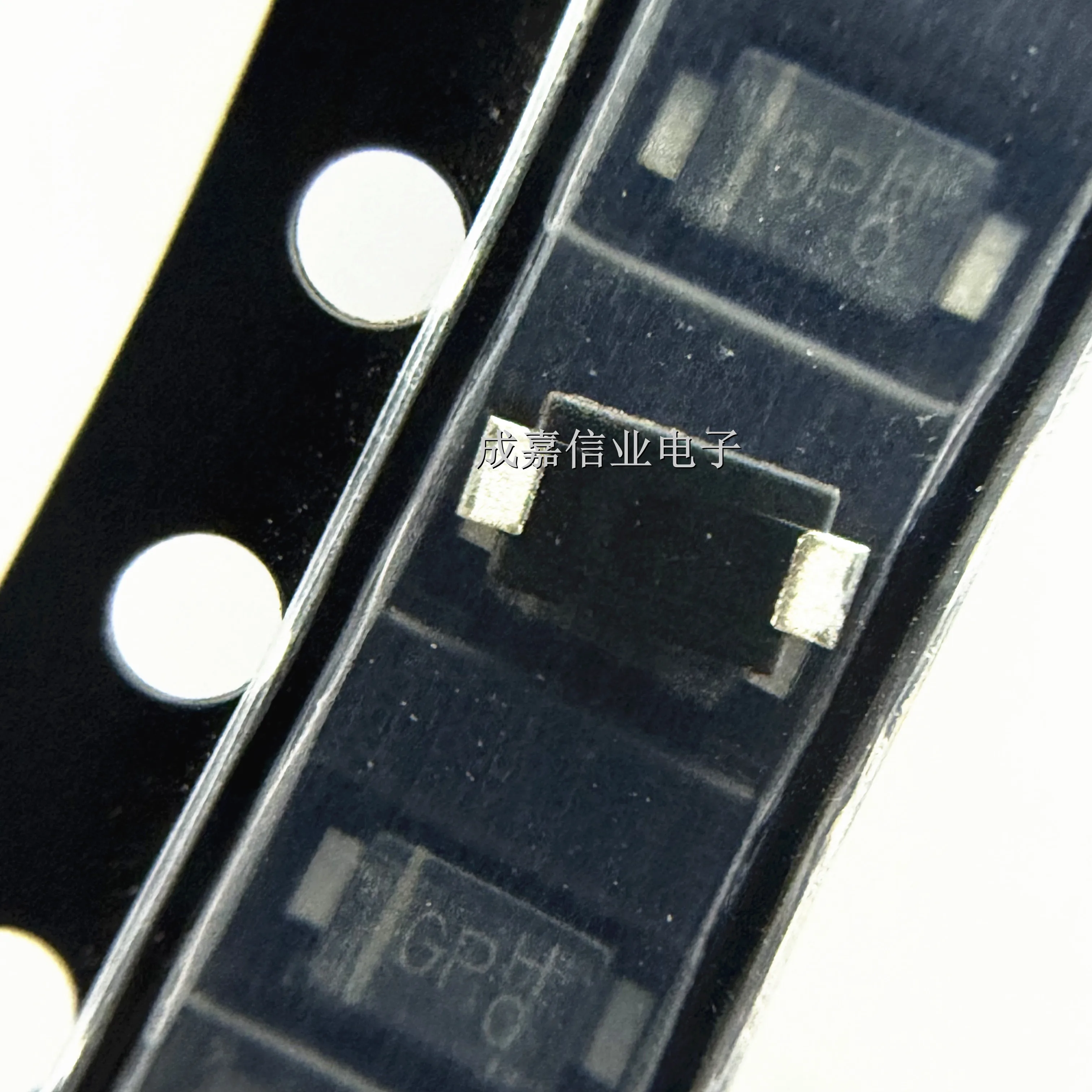 100pcs/Lot SS2040FL_R1_00001 SOD-123-2 MARKING;GP Schottky Diodes & Rectifiers 40V 2A Operating Temperature:- 50 C-+ 150 C