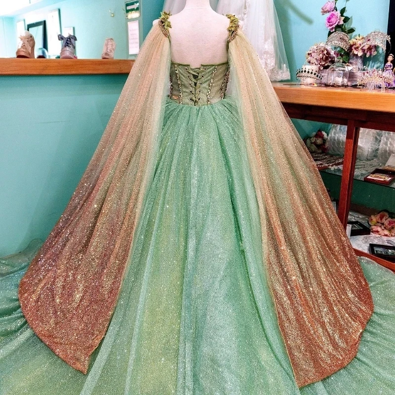 Mintgroene Quinceanera Jurk Baljurk Applique Kralen Kristallen Met Cape Tull Korset Sweet 16 Vestido De 15 Anos