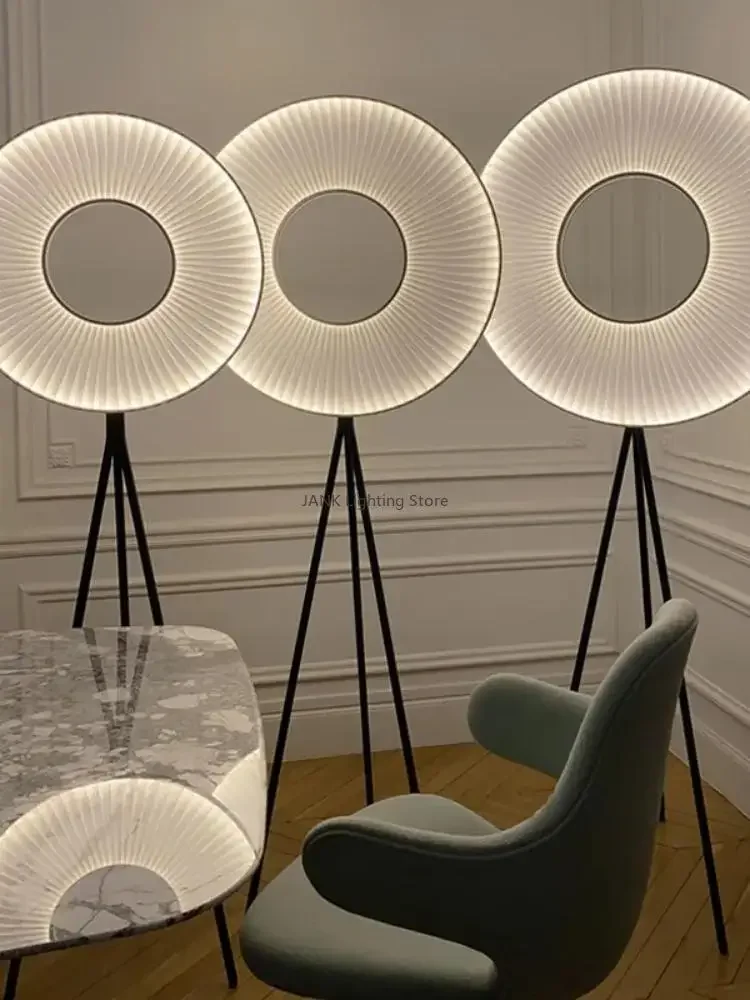 Lámpara de pie plisada creativa de diseñador italiano, sala de estar, dormitorio, estudio, arte del hogar, decoración minimalista, luz LED de brillo