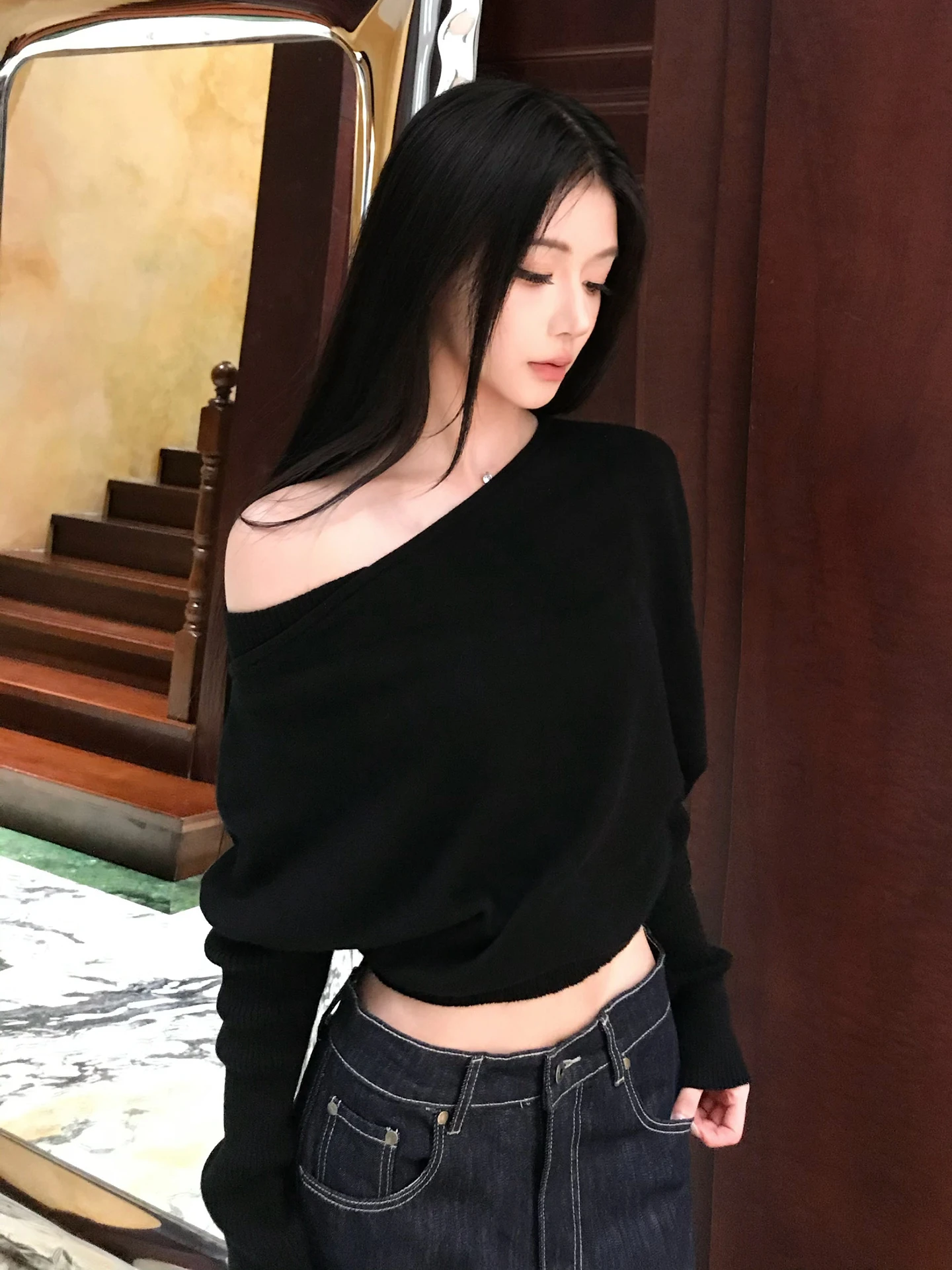 한국 슬레 패셔너블 롱 슬리브 니트 스웨터 여성용 가을 겨울 슬림핏 기본 레이어 탑 어깨 노출