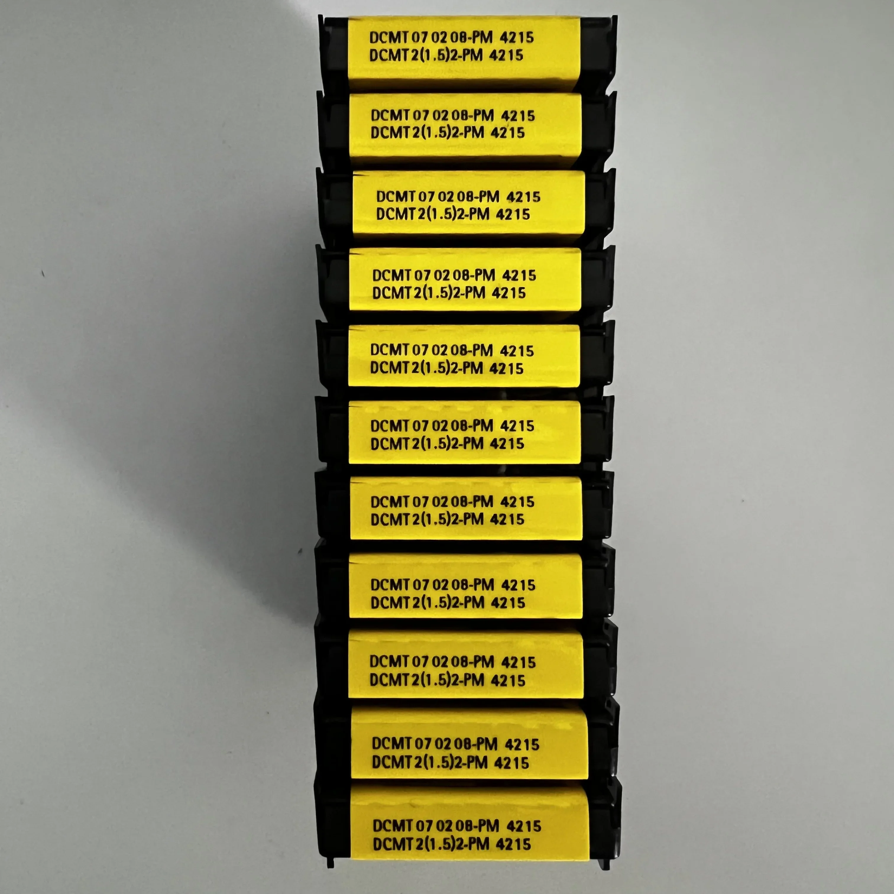 

DCMT070208-PM 4215 Alloy blade
