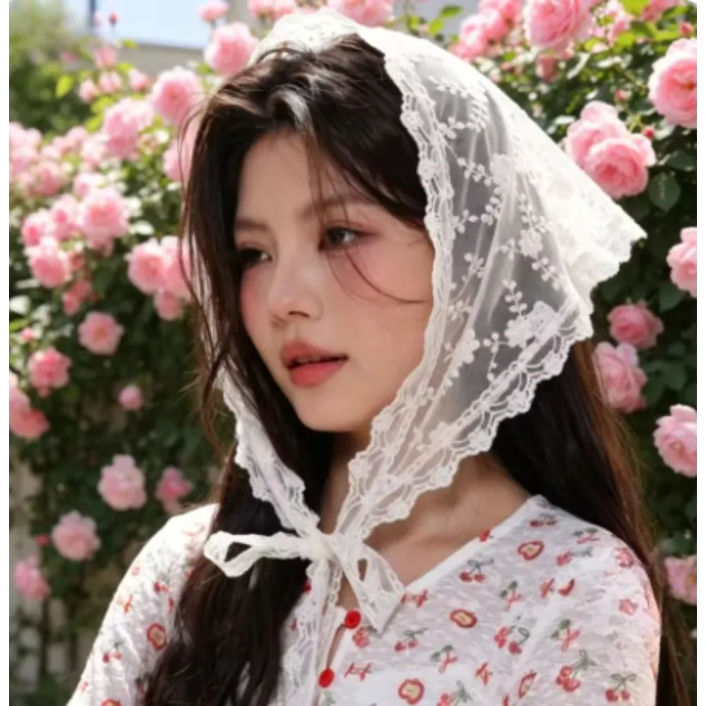 Retro Lace Triangle Headscarf Retro Y2K Embroidered Floral Neck Scarf Crochet Hair Scarf Bandanas for Women Girls Lace Kerchief