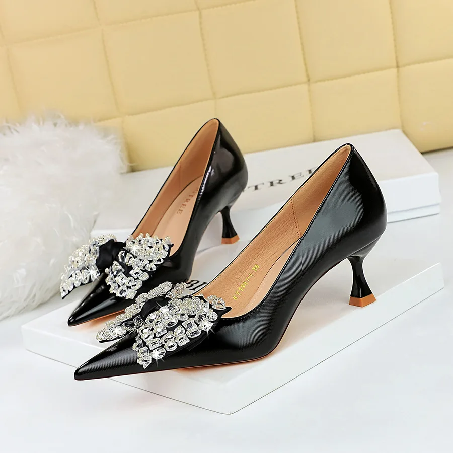 

2023 Fashion Lady High Heel Shoes with Bow Style Rhinestone Wine Cup Heel Low-Cut Pointed Toe Banquet Shoes High Heels Women