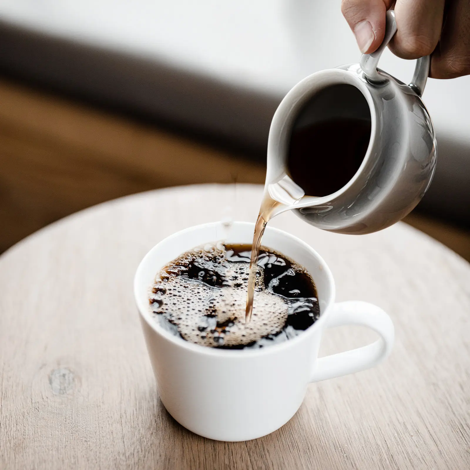セラミック製コーヒーミルククリームピッチャー、ハンドル付きソースサービングジャグ、キッチン・レストラン用、お手入れ簡単、再利用可能、プレミアム
