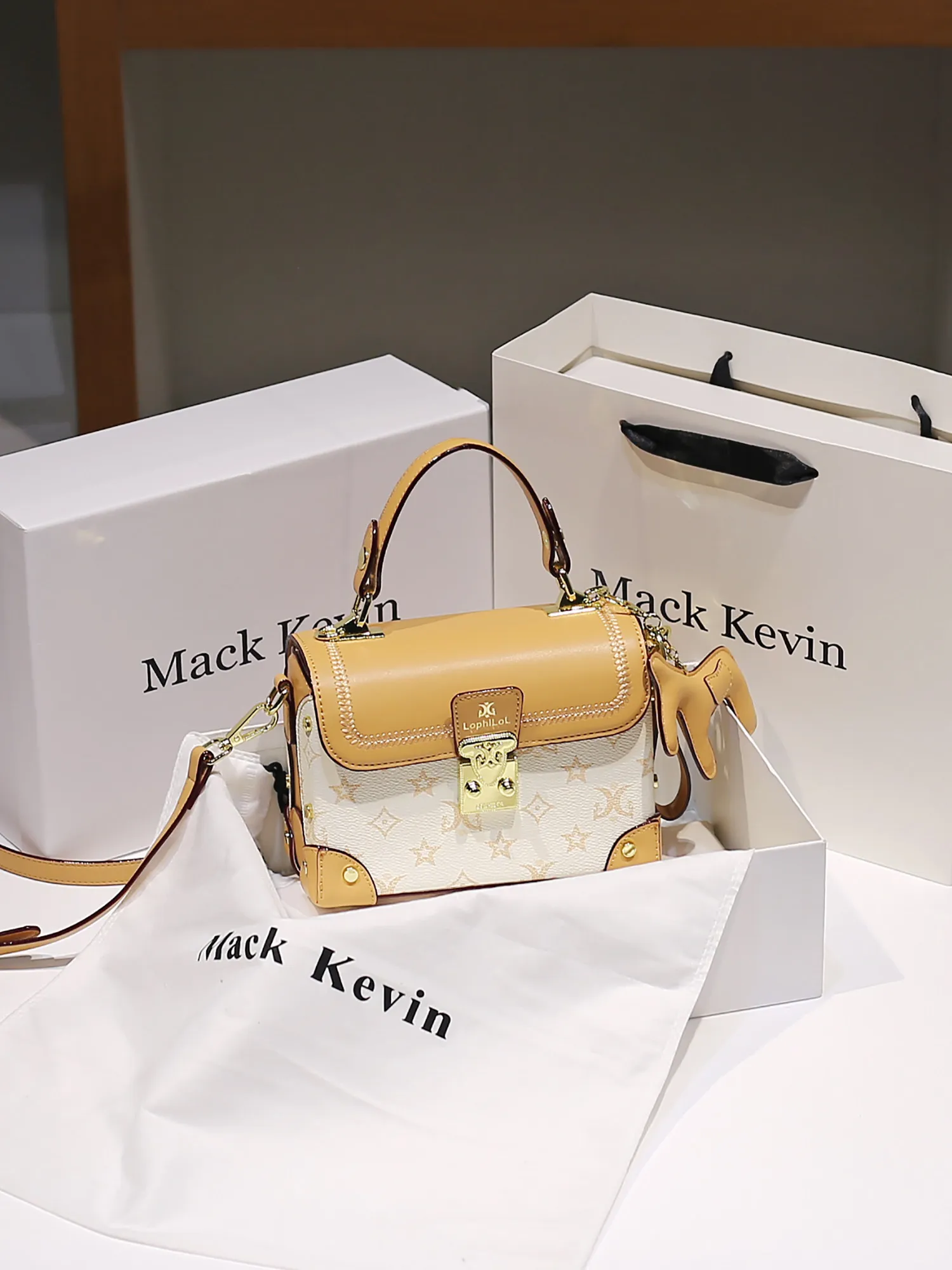 Luxury and Vintage Handheld Box Bag with Fashion Flower Printing and Unique Contrast Color 2026 Women Newly Trendy Crossbody Bag