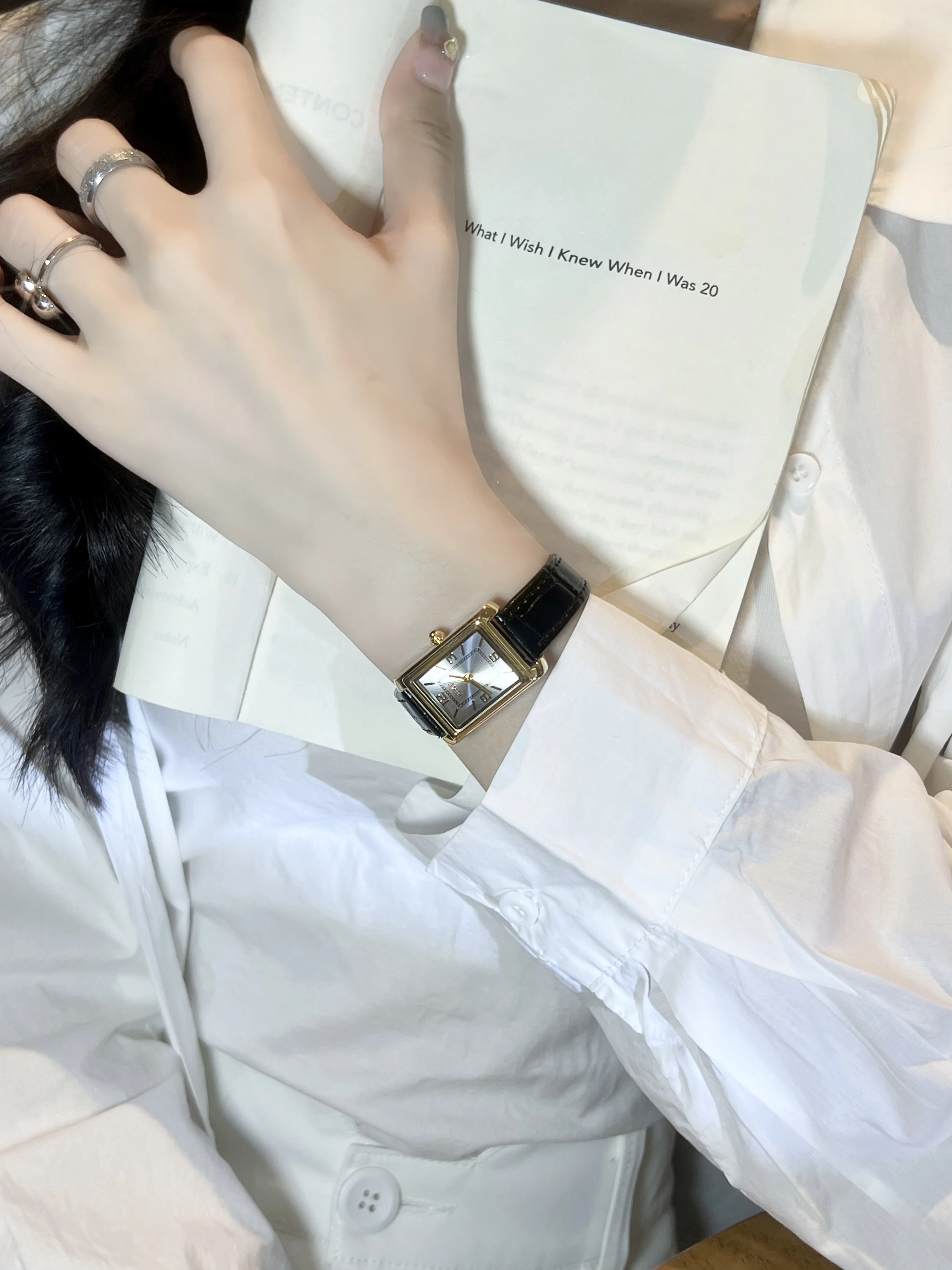 ساعة نسائية أنيقة فاخرة مربعة الشكل على الطراز القديم ساعة نسائية كاجوال نسائية جلدية كوارتز ساعة عصرية ريترو #4