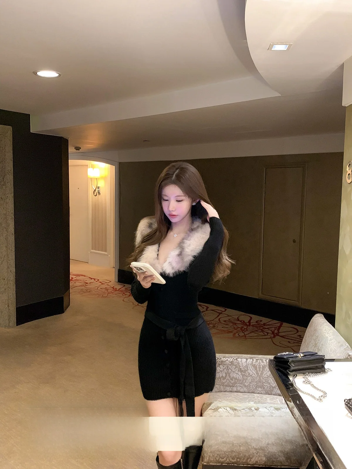 

Платье Yoyozhang Zhang Yuyu Elegance с V-образным вырезом и длинными рукавами, женское, зимнее, облегающее, короткое, повседневное