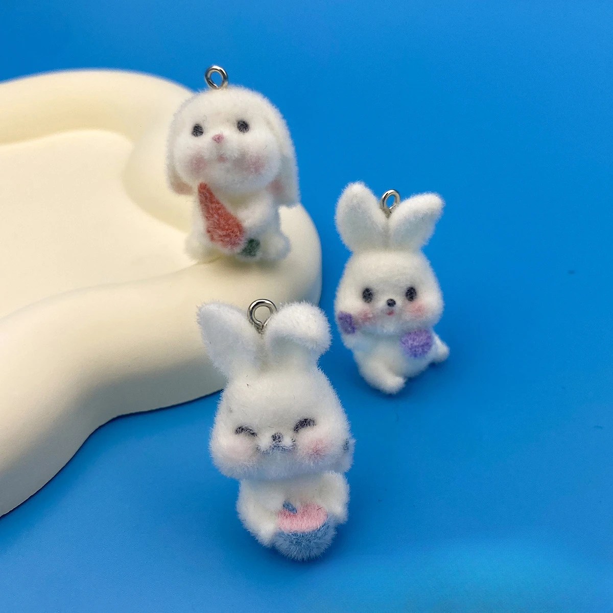 10Pcs/Lot Flocking resin cartoon Lovely White Rabbit DIY Mobile phone keychain Bag jewelry Pendant Tabletop knick-knacks