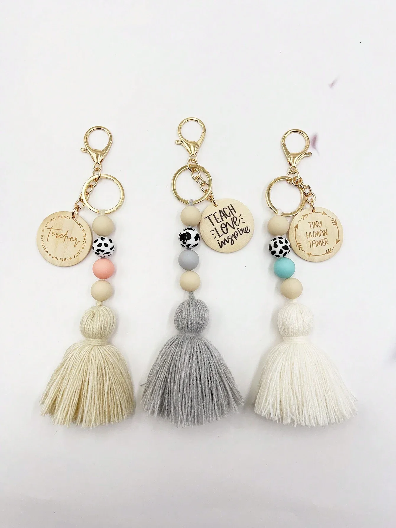 2pc Bohemian Style Circular Wood Slice & Silicone Beaded Keychain Pendant, Diy Knitted Tassels Charm For Bag Packaging Decoratio