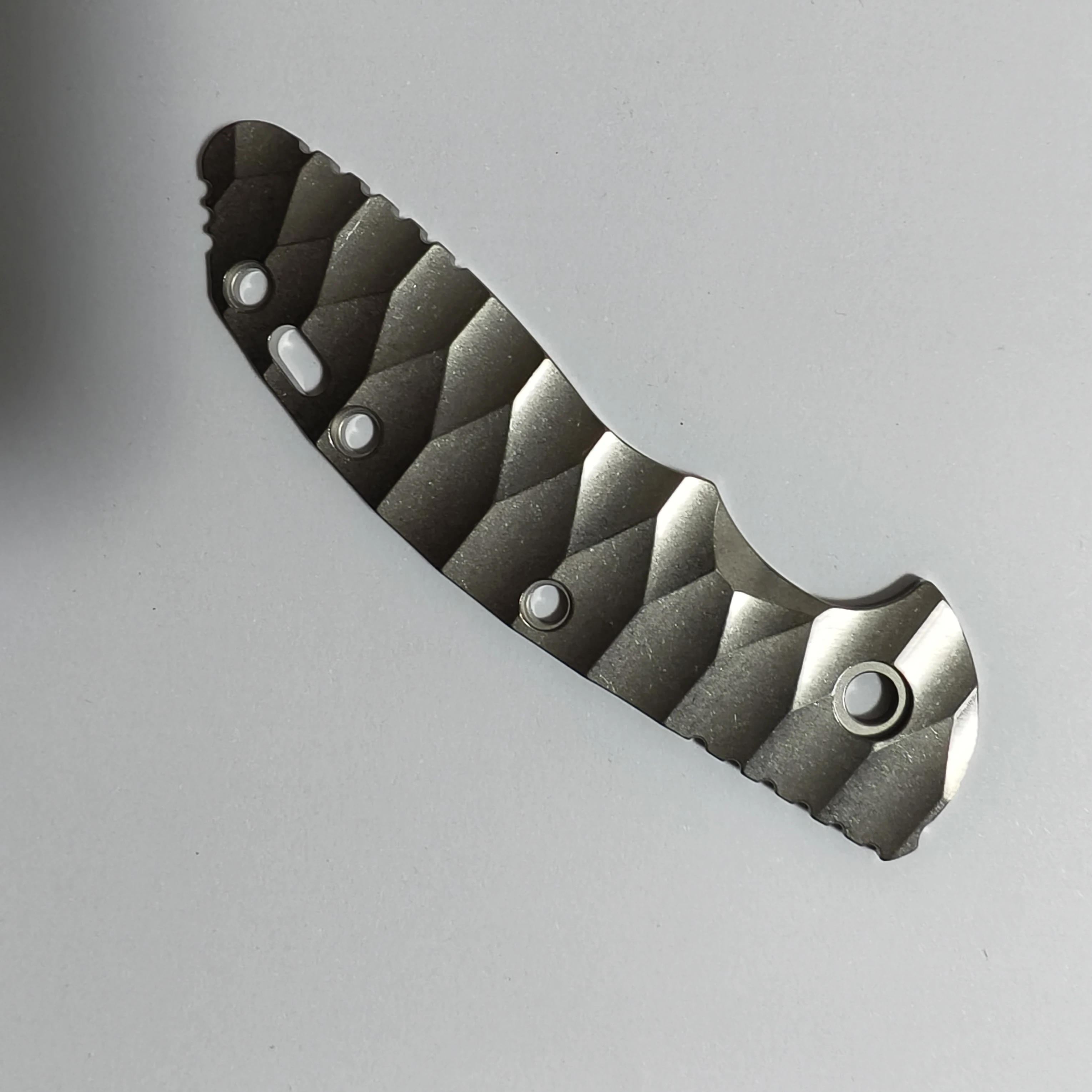 

Односторонний патч TC4 для ножей Rick Hinderer XM18 3,5 дюйма с волнистым узором